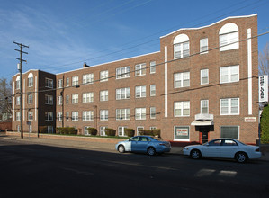 Cle-Mar Apartments in St. Paul, MN - Building Photo - Building Photo