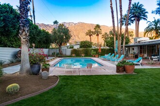 1423 E San Lorenzo Rd in Palm Springs, CA - Building Photo - Building Photo