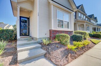 132 Woodward Rd in Goose Creek, SC - Foto de edificio - Building Photo