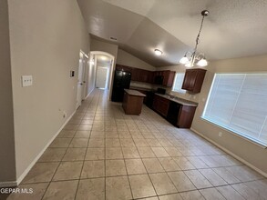 2736 Granite Rock Pl in El Paso, TX - Building Photo - Building Photo