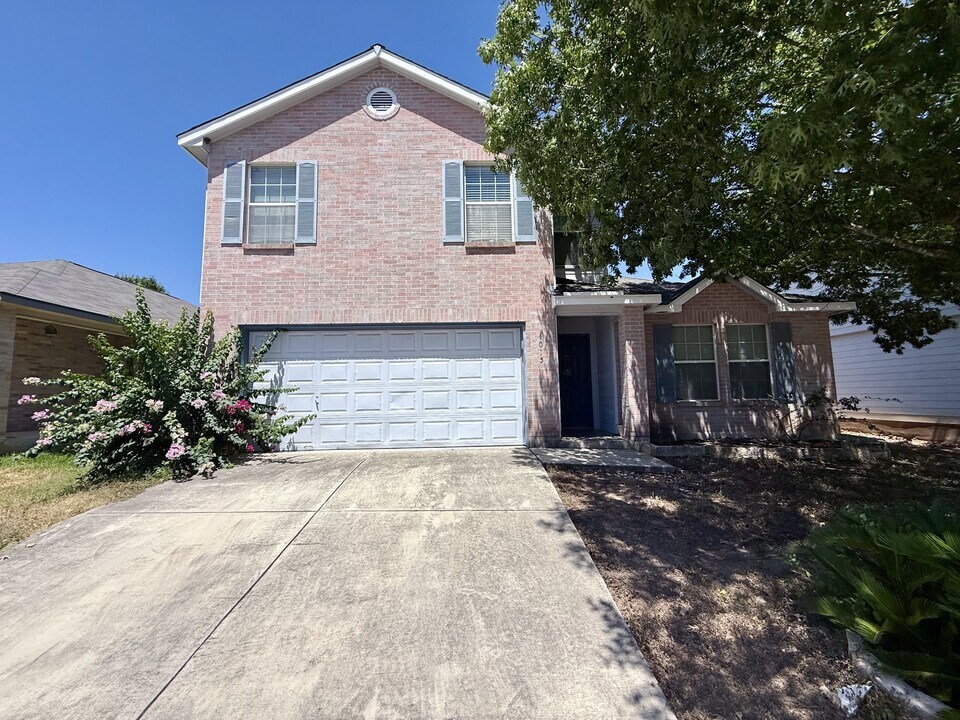 4015 Angel Trumpet in San Antonio, TX - Building Photo