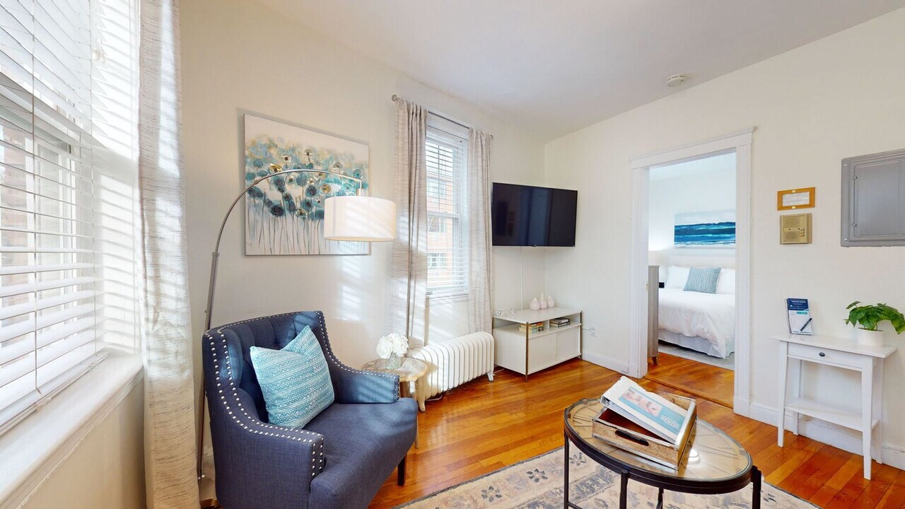 191 Kent St in Brookline, MA - Building Photo