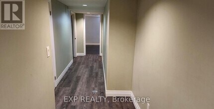 16 Galewood Dr in Toronto, ON - Building Photo - Building Photo
