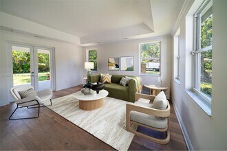11211 SW 82nd Pl in Miami, FL - Foto de edificio - Building Photo