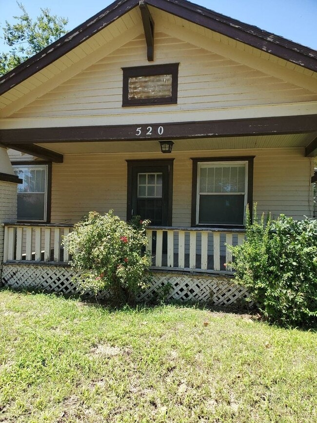 property at 520 N Jefferson St