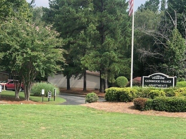 Glenwood Village in Macon, GA - Foto de edificio