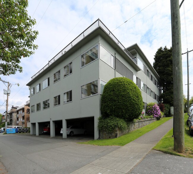 Cedar Crest in Vancouver, BC - Building Photo - Building Photo