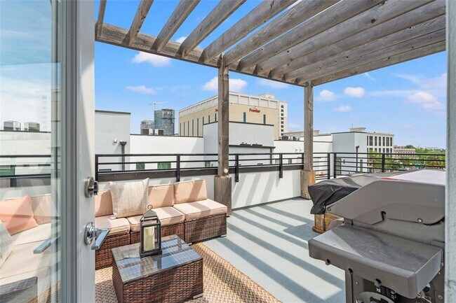 907 Arlington Ave N in St. Petersburg, FL - Building Photo - Building Photo