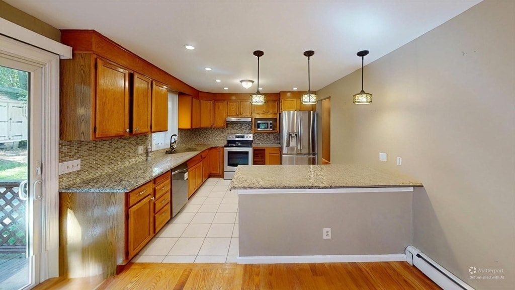 18 Cranston Cir in Woburn, MA - Building Photo