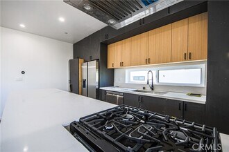 121 S Coronado St in Los Angeles, CA - Building Photo - Building Photo