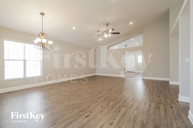 522 Whittingham Pl in Lake Mary, FL - Foto de edificio - Building Photo