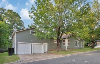 1930 Ave P in Huntsville, TX - Building Photo - Building Photo