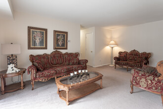 Fairfax Village Apartments in Fairfax, VA - Building Photo - Interior Photo