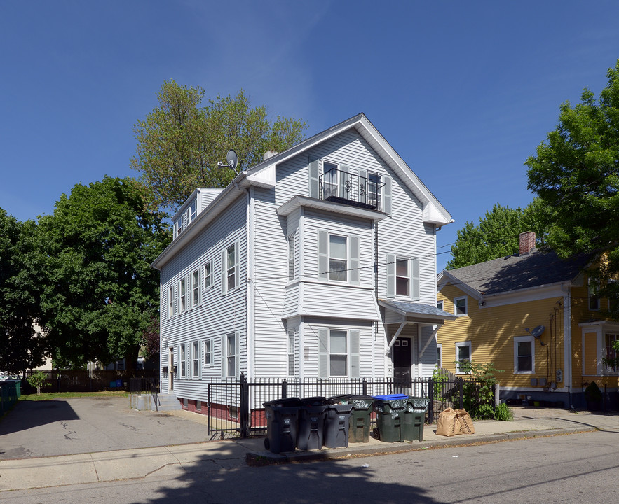 32 Alverson Ave in Providence, RI - Building Photo