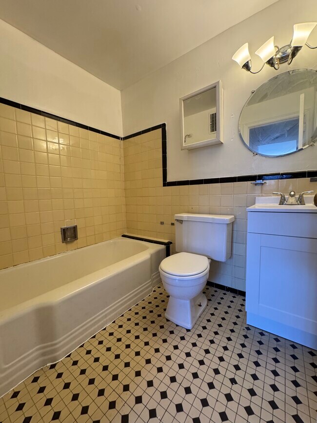 6738 Blakemore St in Philadelphia, PA - Foto de edificio - Building Photo