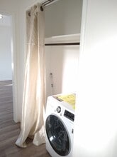 2092 Yale St, Unit 2092 in Palo Alto, CA - Building Photo - Building Photo