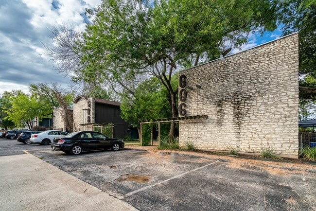 property at 606 Franklin Blvd
