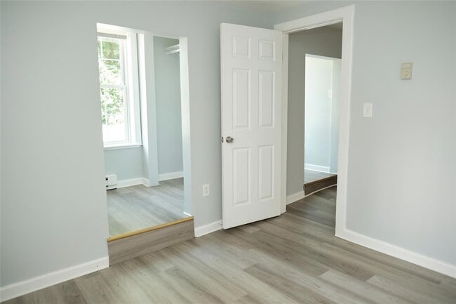 73 E Main St, Unit 2 in Beacon, NY - Building Photo - Building Photo