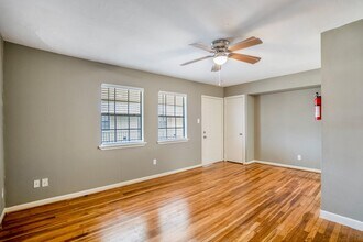 4720 Delano St in Houston, TX - Foto de edificio - Building Photo