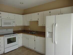 18110 Birdwater Dr in Tampa, FL - Building Photo - Building Photo