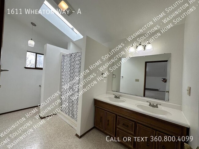 1611 Wheaton Wy in Bremerton, WA - Building Photo - Building Photo