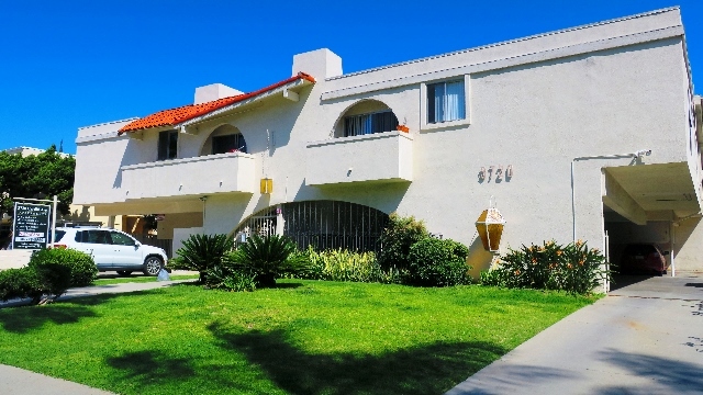 Lido Apartments - 3720 Cardiff Avenue in Los Angeles, CA - Building Photo