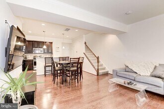 42268 Tackroom Terrace in Aldie, VA - Building Photo - Building Photo