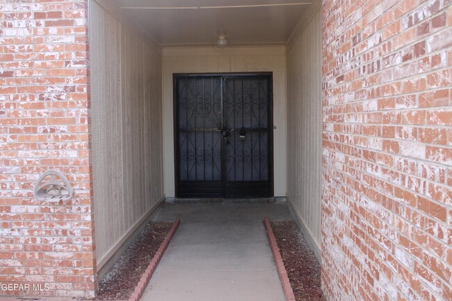 3409 Guthrie St in El Paso, TX - Building Photo - Building Photo