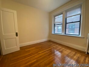 29 Park Dr, Unit 12A in Boston, MA - Building Photo - Building Photo