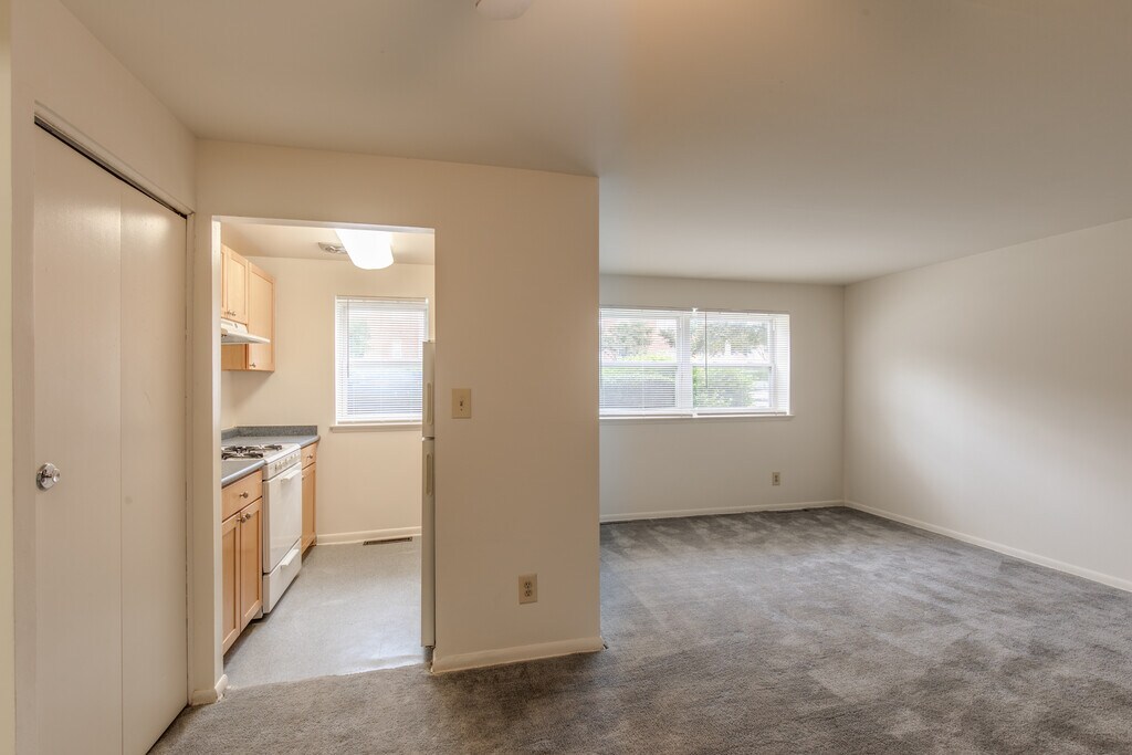 Boston Crossing Baltimore, MD Apartments