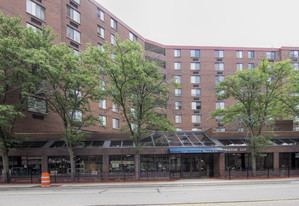 Valkommen Plaza Apartments