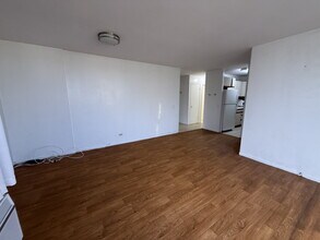 796 Isenberg St-Unit -#11F in Honolulu, HI - Building Photo - Building Photo
