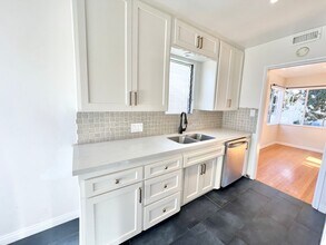 1575 E Appleton St in Long Beach, CA - Building Photo - Building Photo