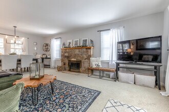 3 Lakeview Dr in Mundelein, IL - Building Photo - Building Photo