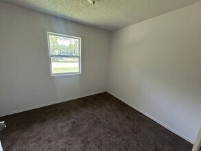 317 SE Arter Ave in Topeka, KS - Building Photo - Building Photo