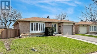 7 Boundy Crescent in Toronto, ON - Building Photo - Building Photo