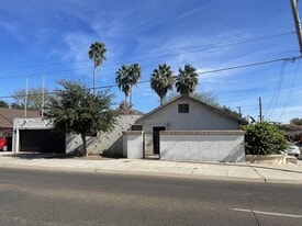 2202 O'Kane St in Laredo, TX - Building Photo