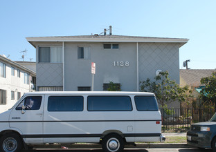 1128 N Edgemont St in Los Angeles, CA - Building Photo - Building Photo