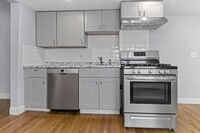 156 Lexington St, Unit #2 in Boston, MA - Foto de edificio - Building Photo