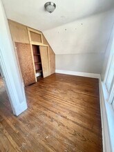 237 Center St in Waterloo, IA - Building Photo - Building Photo