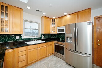 6780 W Forest Preserve Dr in Harwood Heights, IL - Building Photo - Building Photo