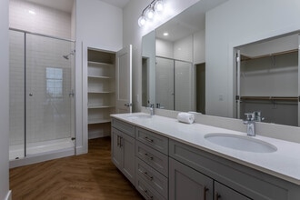 The Lane at Waterway in The Woodlands, TX - Building Photo - Interior Photo