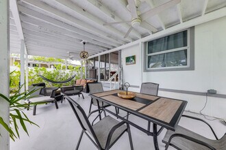 398 Burton Dr in Tavernier, FL - Building Photo - Building Photo