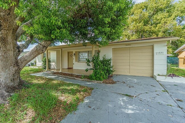 5631 Riddle Rd in Holiday, FL - Building Photo - Building Photo
