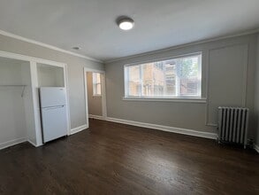 6913 N Ashland Blvd, Unit 307 in Chicago, IL - Building Photo - Building Photo