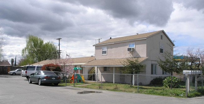 1525 Morgan Rd in Modesto, CA - Building Photo - Building Photo