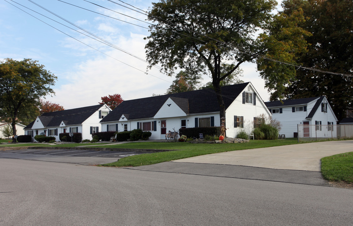 Colonial Penn Villas in Hermitage, PA - Building Photo