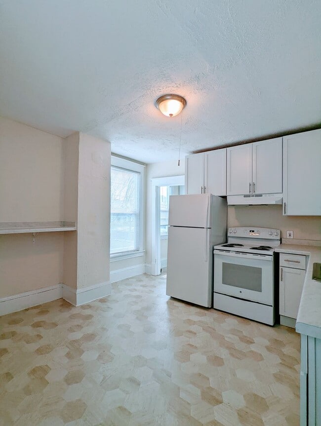 2401 Dupont Ave S
