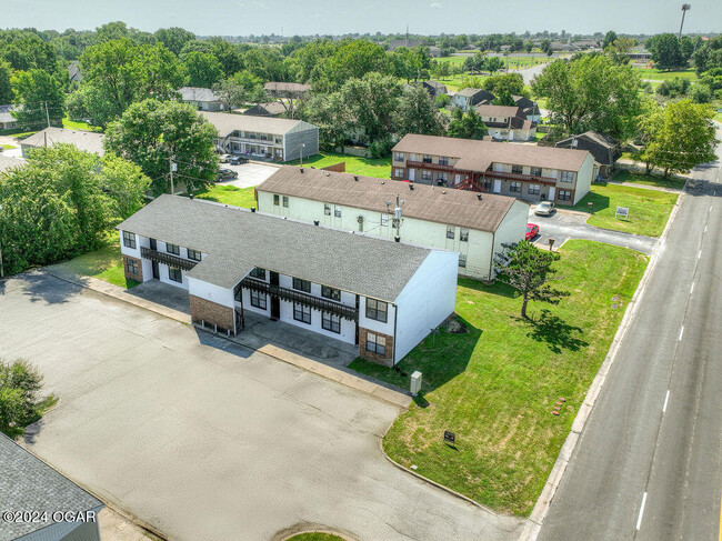 1007 S St Louis Ave in Joplin, MO - Building Photo - Building Photo