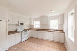 23 Livingston St in Rhinebeck, NY - Building Photo - Building Photo